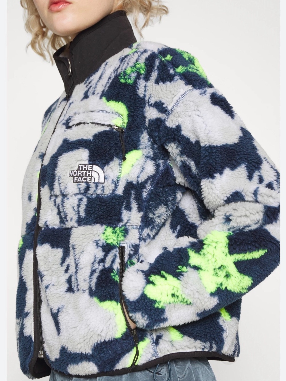 New The North Face Extreme Pile in Summit Navy Floral colorway, 2X